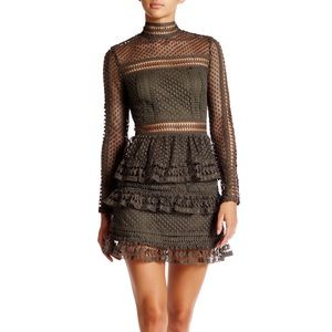Romeo & Juliet Couture Long Sleeve Tiered Dress